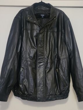 3XLT Big & Tall genuine leather jacket with removable quilted liner. True extend